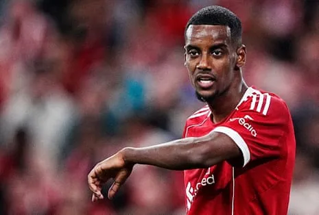 Isak's First Appearance Offers Glamour Despite Evident Lack of Match Fitness