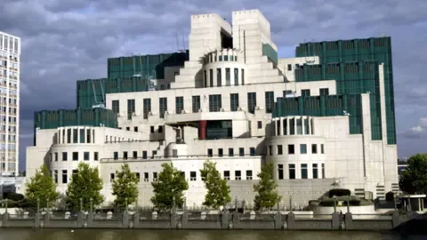 The UK's Secret Intelligence Service Rolls Out Encrypted Gateway to Lure Spies in Russia